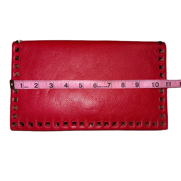 NWT Neiman Marcus Gold Studded Red Leather Clutch with Detatchable Chain Strap - Picture 3 of 9
